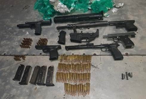 GUNS SEIZED IN SHIPMENT AT NEWPORT WEST – JamaicanmateyangroupiePinkwall